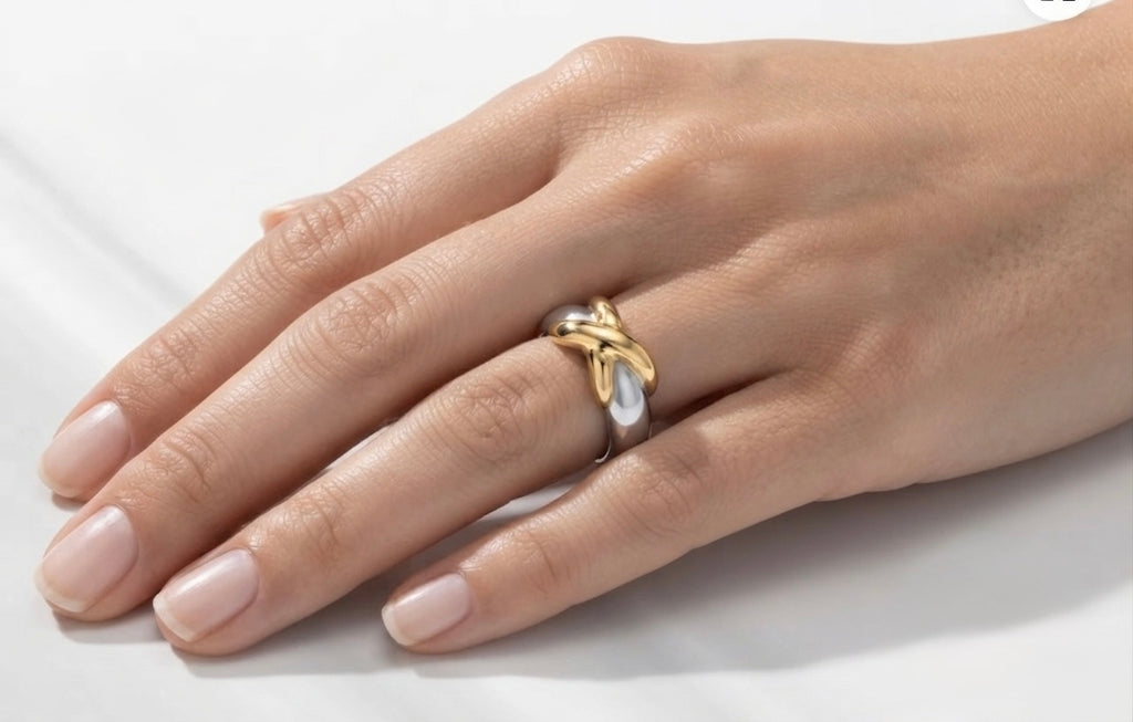 Interlocking Serenity Knot Ring